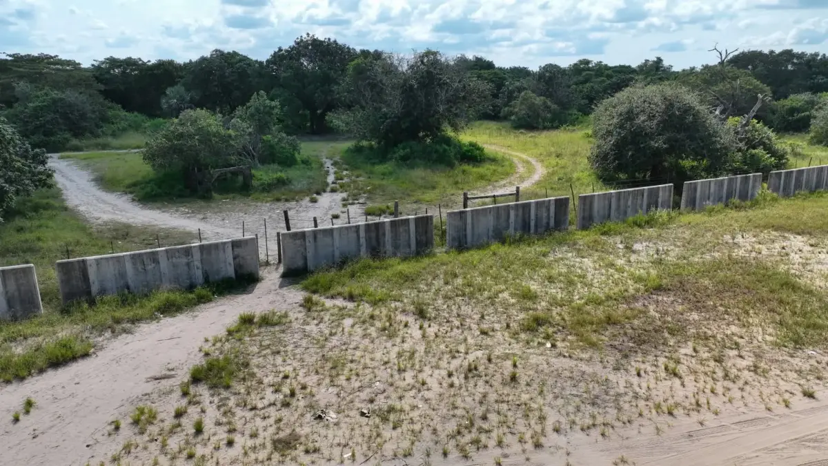 KwaZulu-Natal-Mozambique incomplete border wall
