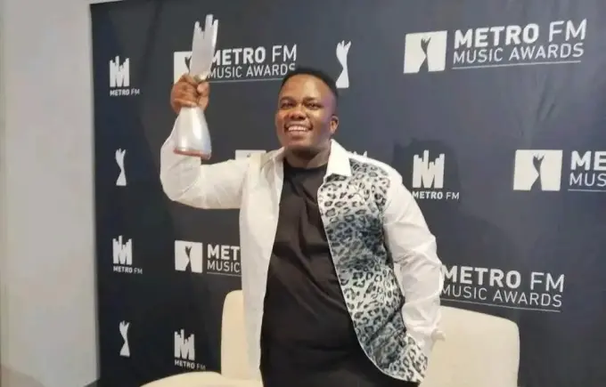 uMafikizolo conquers the Metro FM Music Awards: A historic "Song of the Year" victory