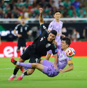 Mexico vs South Korea in the World Cup Group A encounter