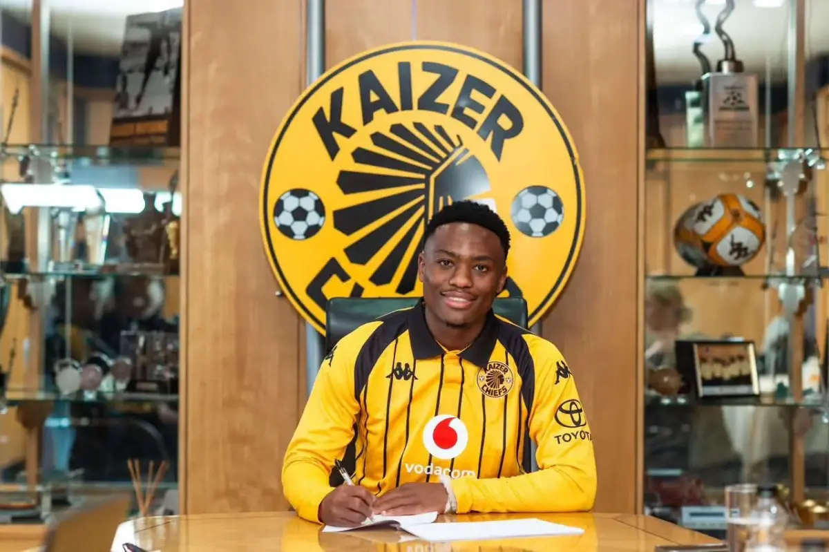 Kaizer Chiefs secure major coup with signing of Langelihle Phili